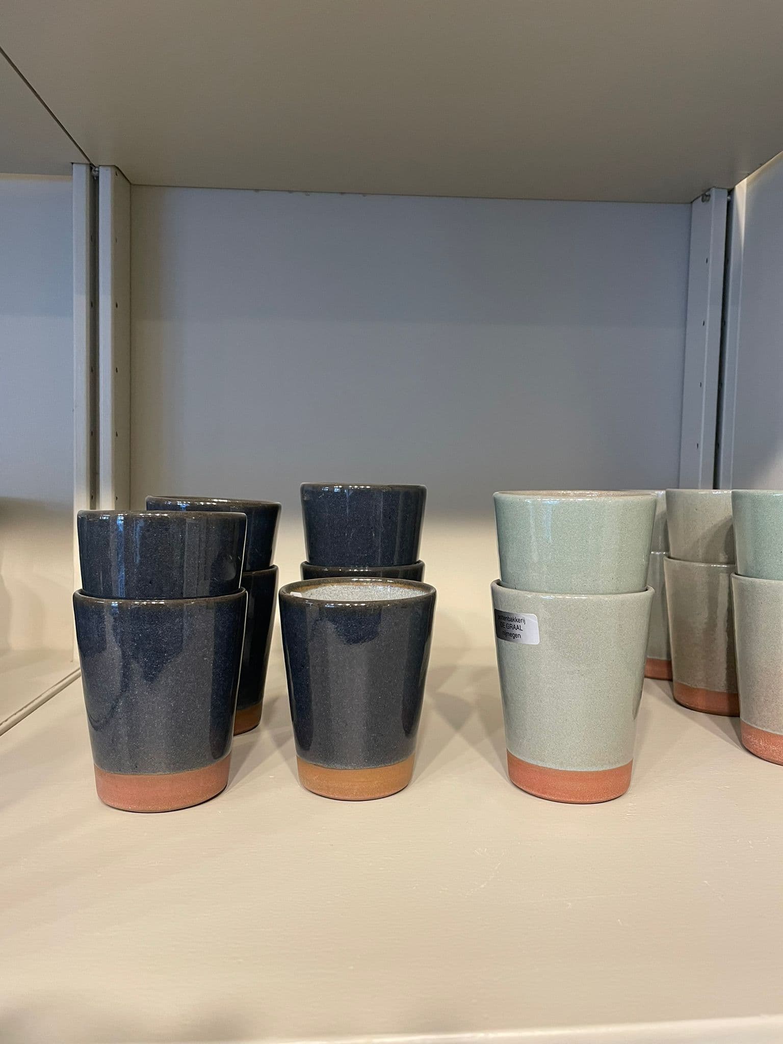 Handgemaakte keramiek - cup high dark