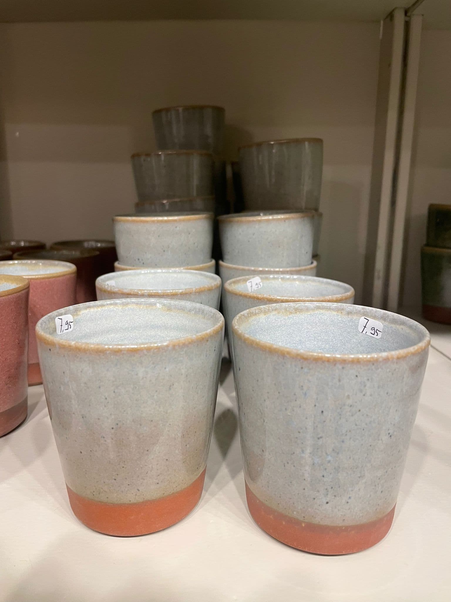 Handgemaakte keramiek - cup high grey