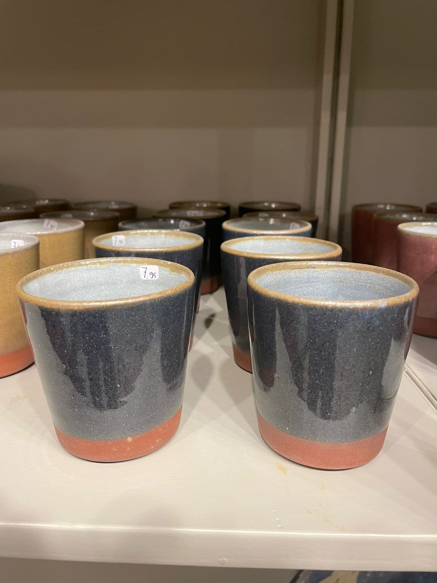 Handgemaakte keramiek - cup low dark2